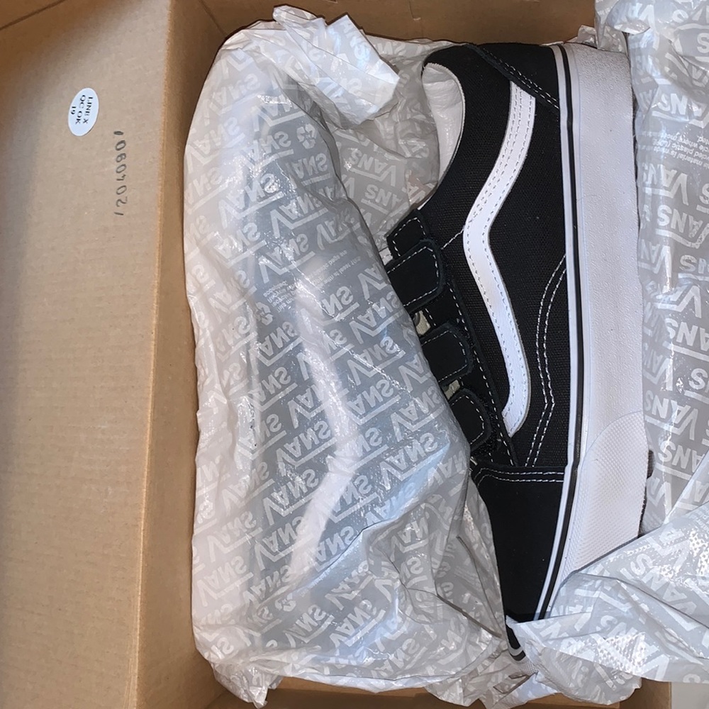 black and white vans